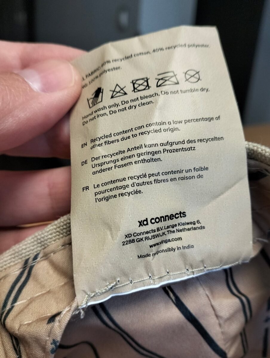 Czapka z daszkiem Aware, zbliżenie na detale i metki 3