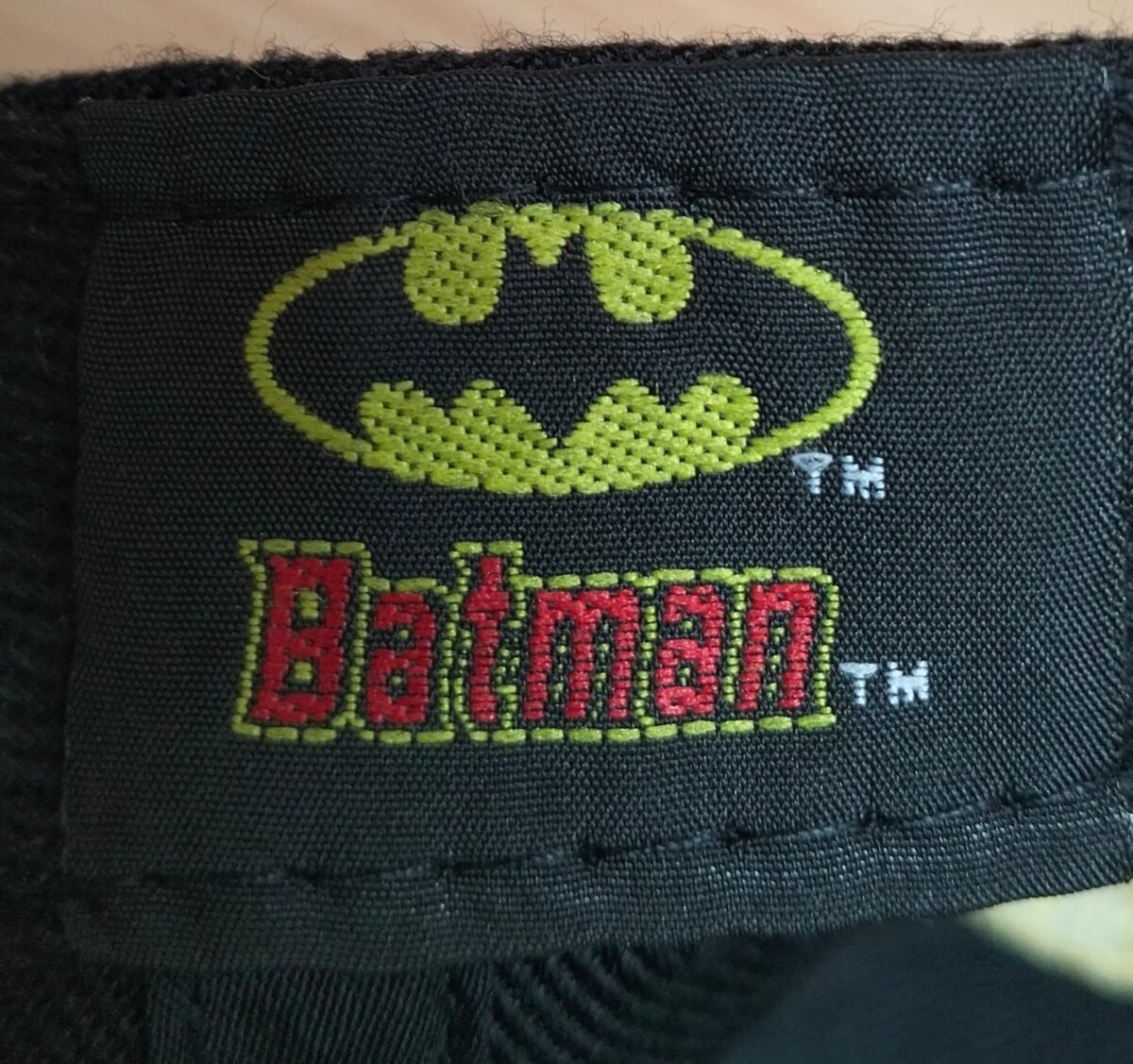 Batman (DC Comics) cap, close-up of details and tags 2