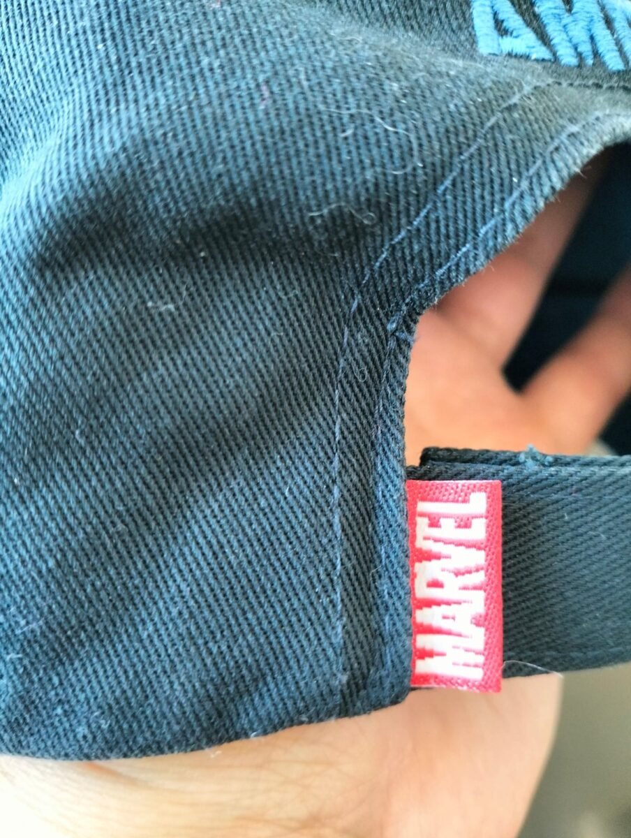 Captain America (Marvel) baseball cap, close-up of details and tags 3