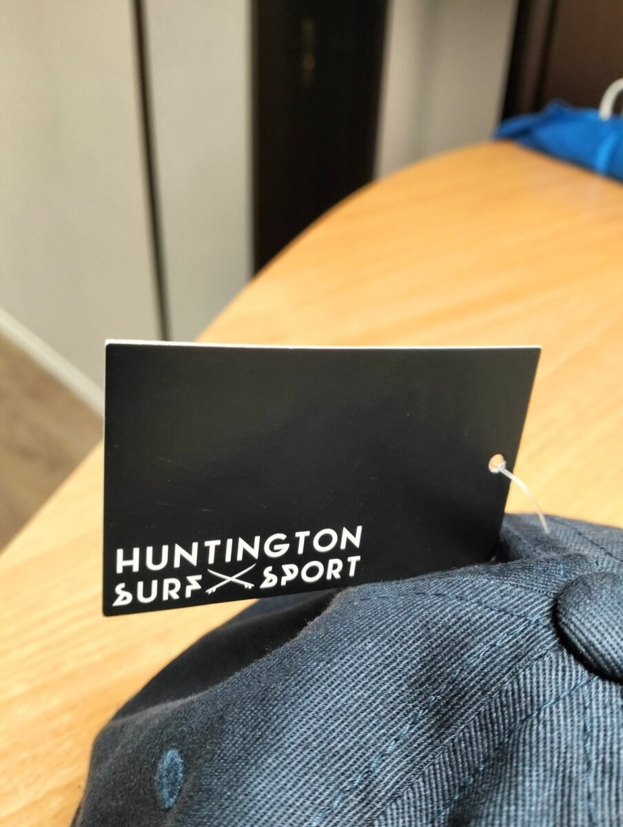 Czapka z daszkiem Huntington Surf & Sport, zbliżenie na detale i metki 3