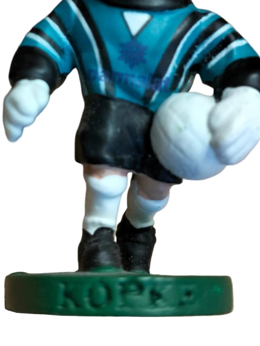 Corinthian 1997 collectible figurine - Andreas Köpke, close-up of details and tags 1