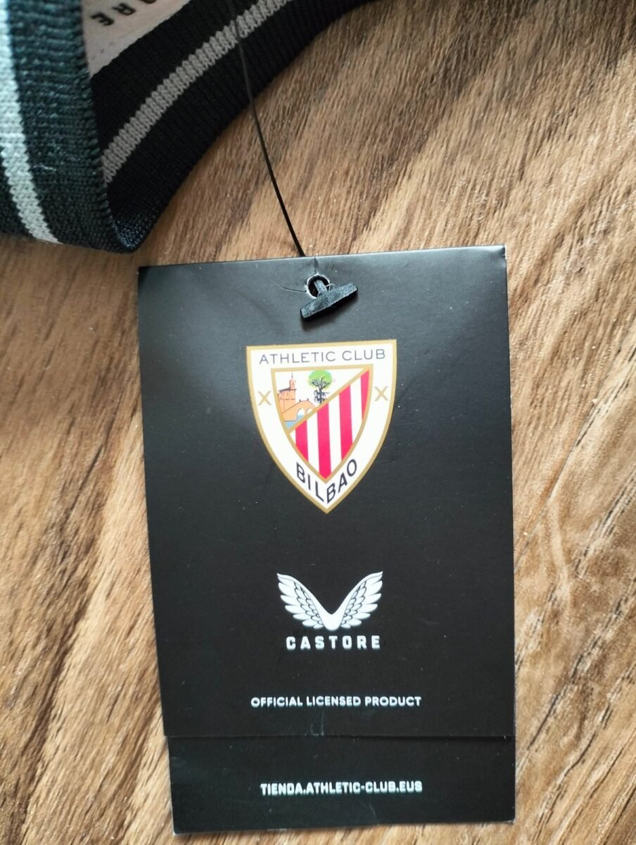 Athletic Bilbao 2023/24 Castore goalkeeper shirt (XS), close-up of details and tags 1
