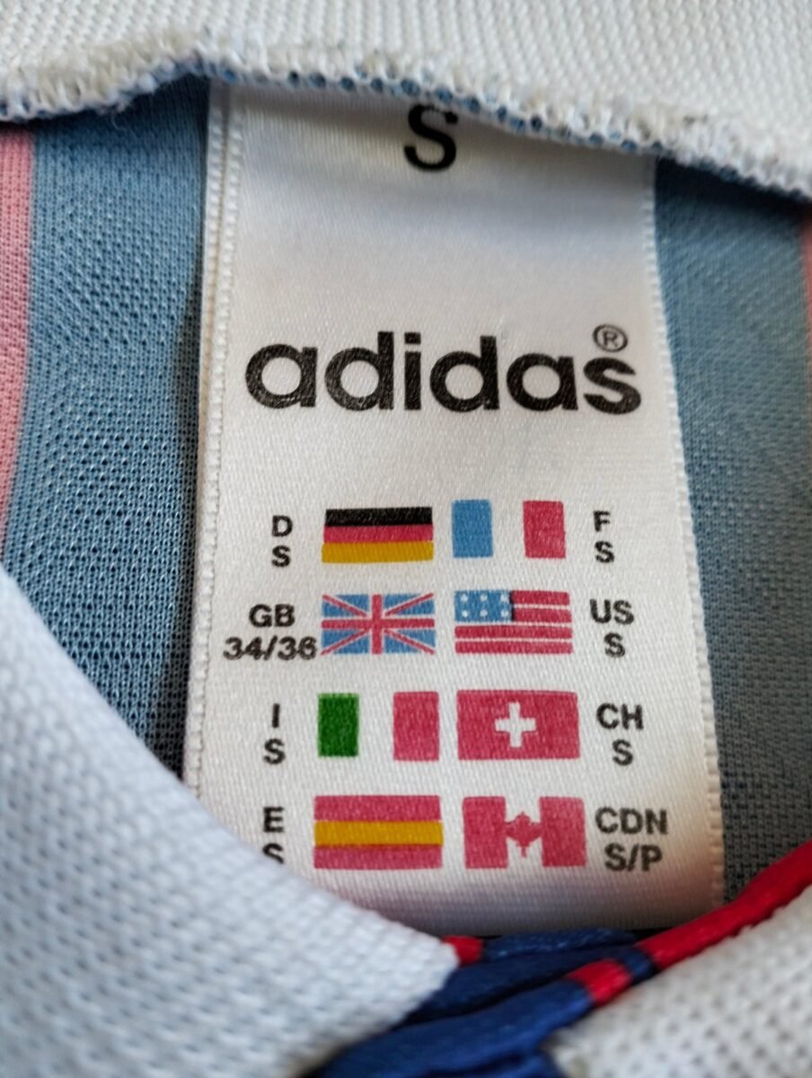 Koszulka Bayern Monachium 1995-1997 domowa Adidas - Lothar Matthäus, zbliżenie na detale i metki 2