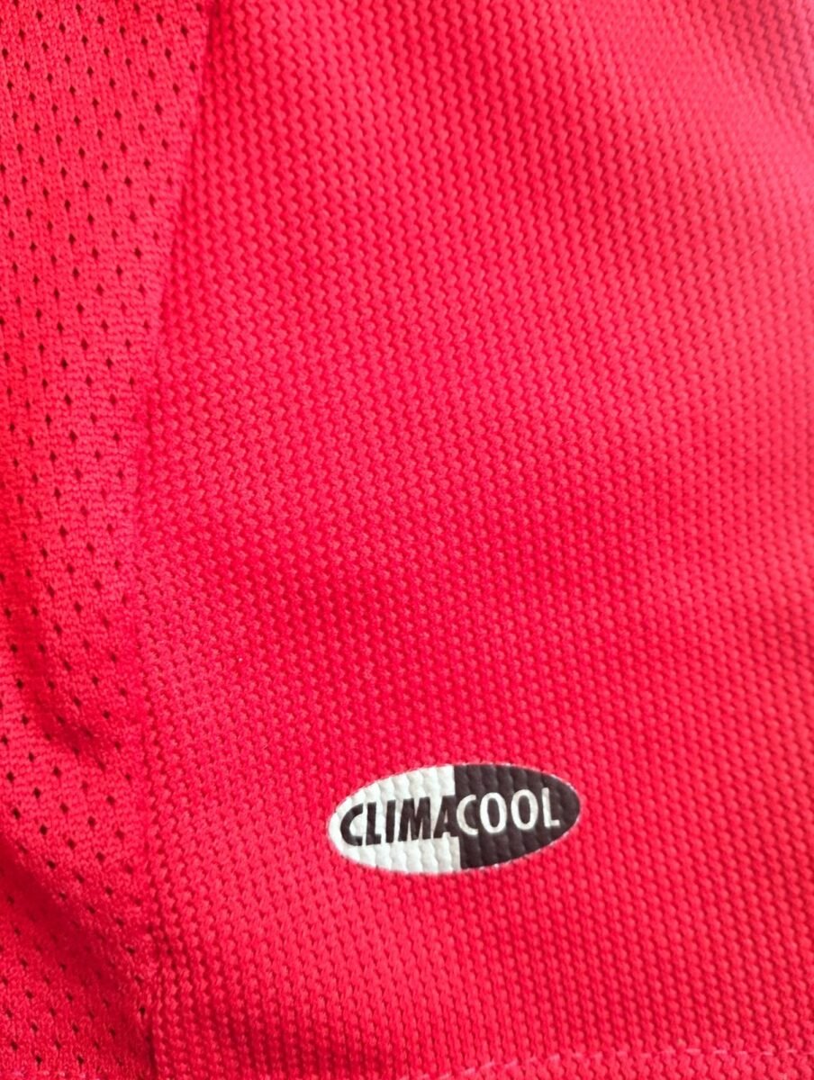 Koszulka Bayern Monachium 2005/06 domowa Adidas, zbliżenie na detale i metki 3