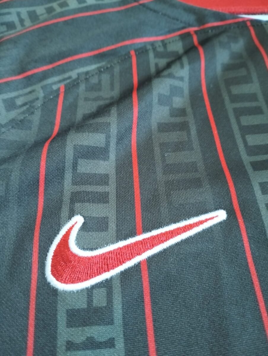 Koszulka damska Liverpool FC 2023/24 treningowa Nike x LeBron James 8