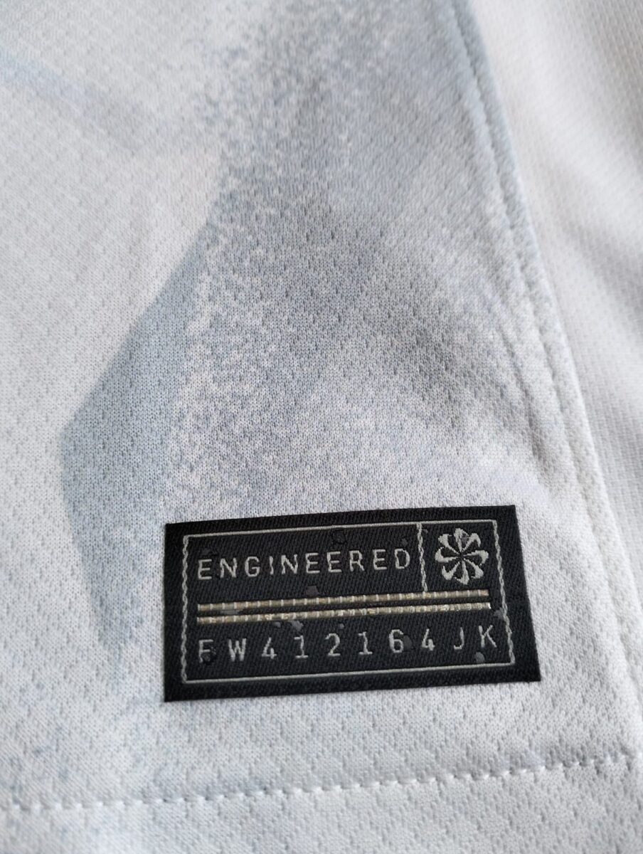 USA 2025 Nike women's home shirt - Naomi Girma, close-up of details and tags 13