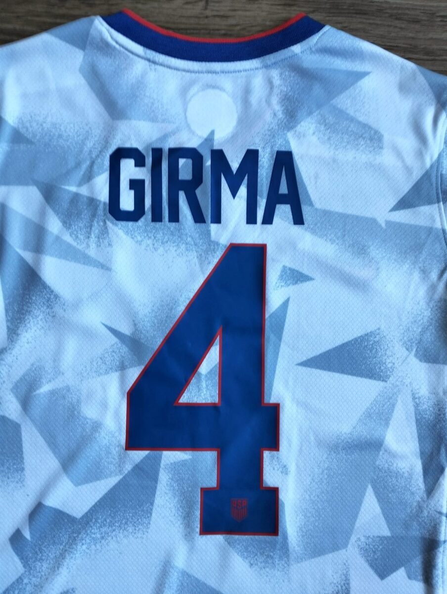USA 2025 Nike women's home shirt - Naomi Girma, close-up of details and tags 14