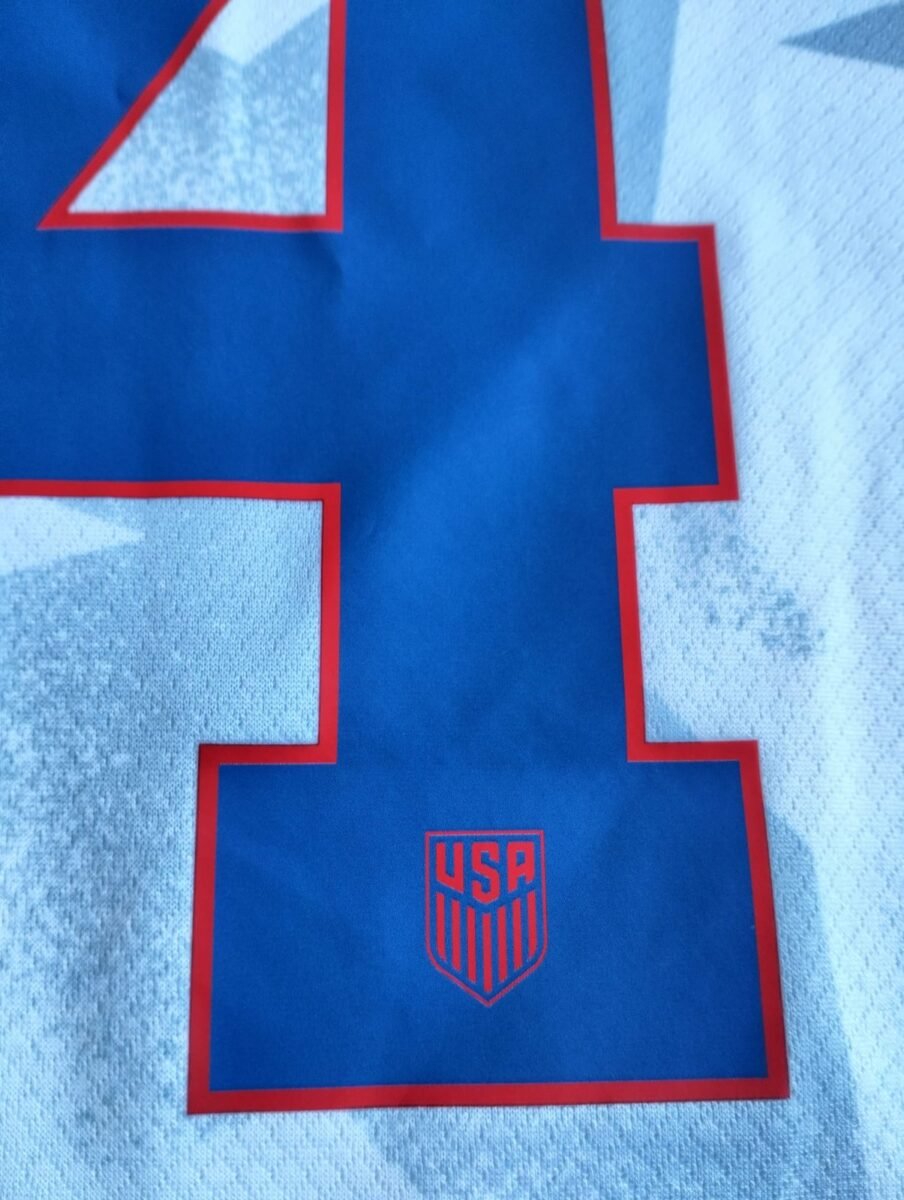 USA 2025 Nike women's home shirt - Naomi Girma, close-up of details and tags 15