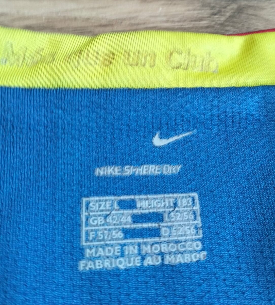 Koszulka FC Barcelona 2006/07 domowa Nike, zbliżenie na detale i metki 3