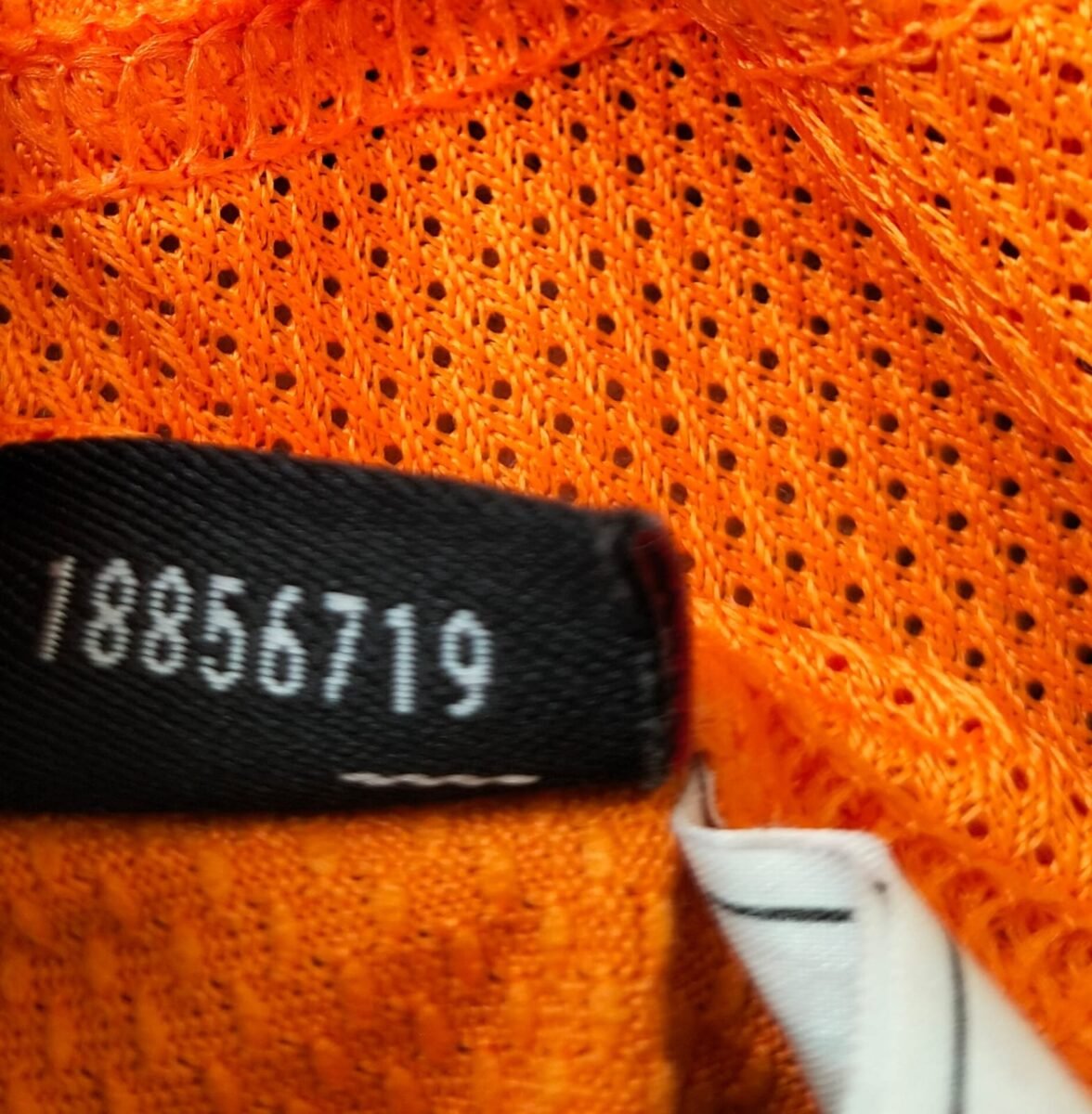 Koszulka FC Barcelona 2006-2008 wyjazdowa Nike, zbliżenie na detale i metki 3