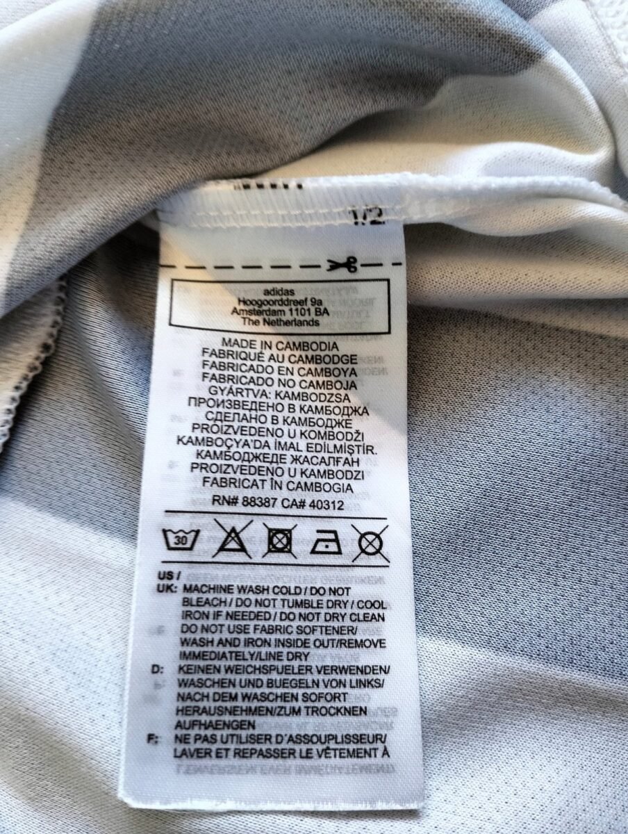 Juventus 2021/22 Adidas home shirt, close-up of details and tags 2