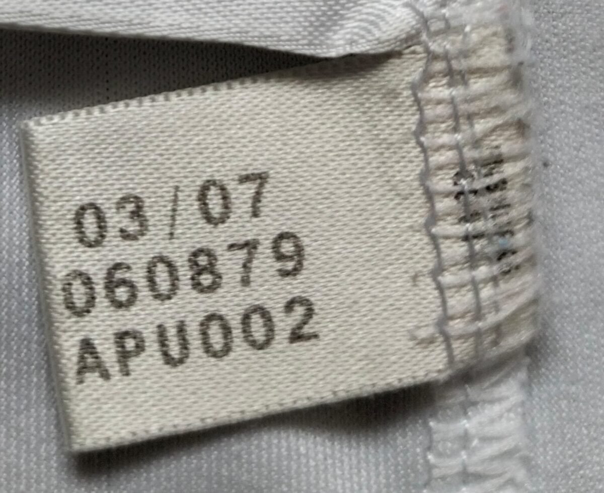 Koszulka Real Madryt 2006/07 domowa Adidas (drugi egzemplarz), zbliżenie na detale i metki 2