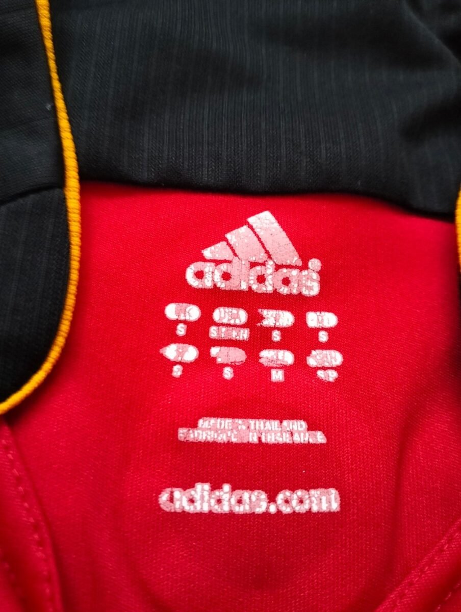 Koszulka reprezentacji Niemiec 2006 wyjazdowa Adidas - Lukas Podolski, zbliżenie na detale i metki 3