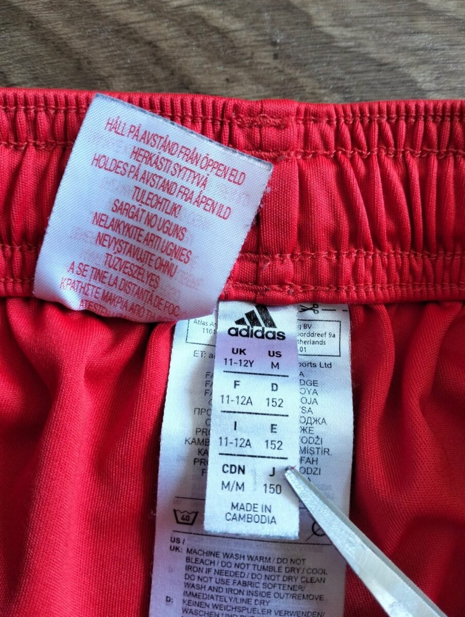 Juventus Adidas kids shorts, close-up of details and tags 2