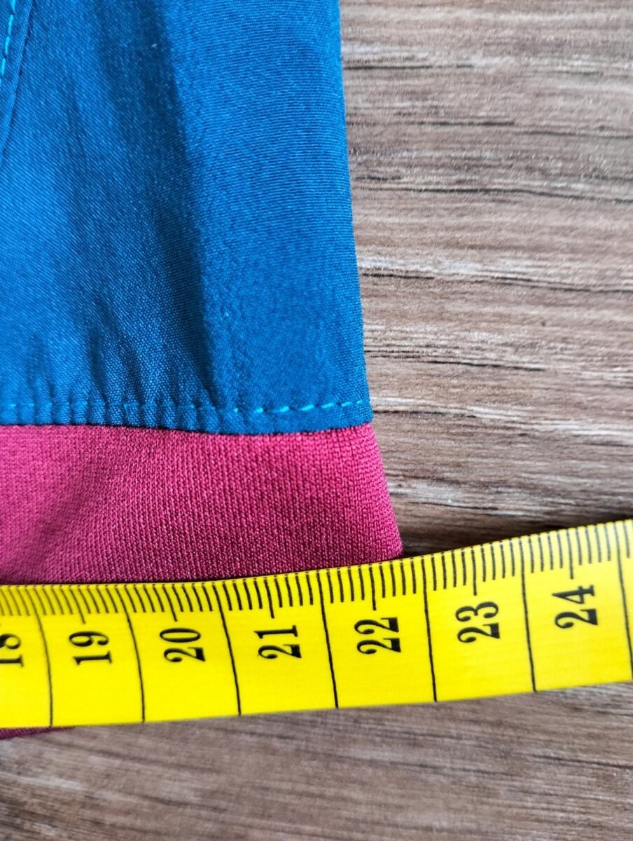 Spodenki dziecięce West Ham United Umbro (146 cm), zbliżenie na detale i metki 2