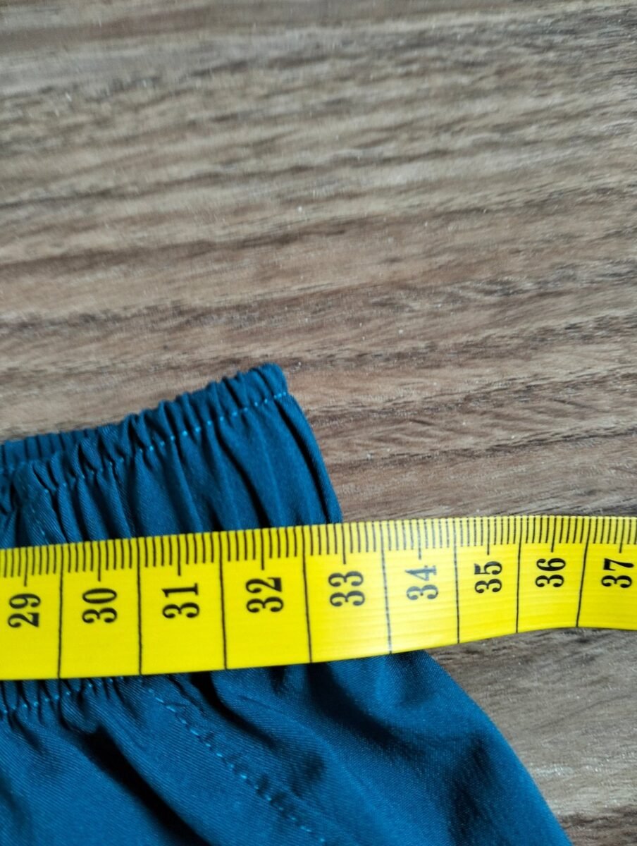Spodenki dziecięce West Ham United Umbro (146 cm), zbliżenie na detale i metki 3