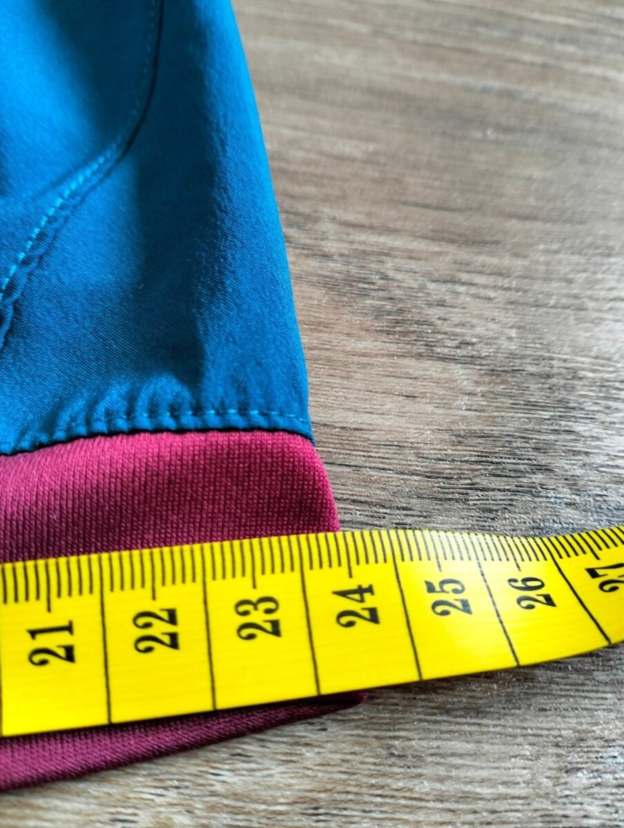 Spodenki dziecięce West Ham United Umbro (152 cm), zbliżenie na detale i metki 2