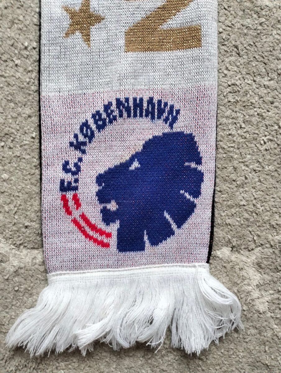 FC København scarf 2013, close-up of details and tags 3