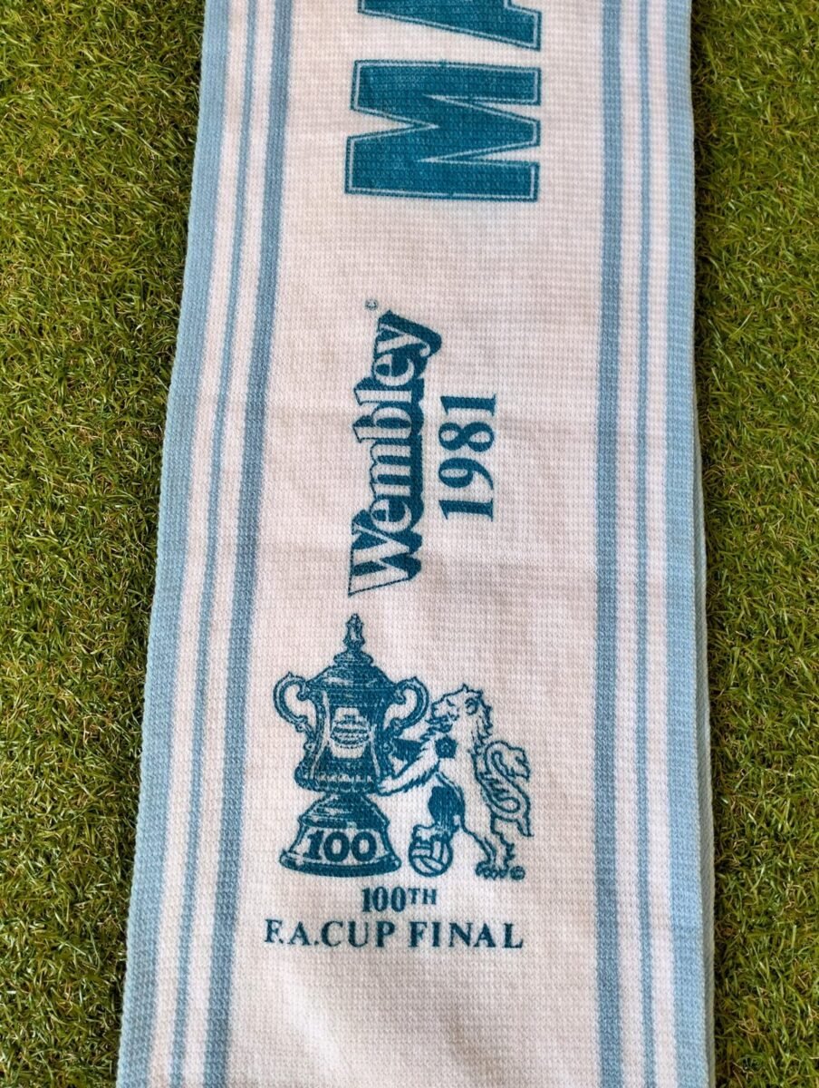 Szalik Manchester City - finał Pucharu Anglii 1981 3