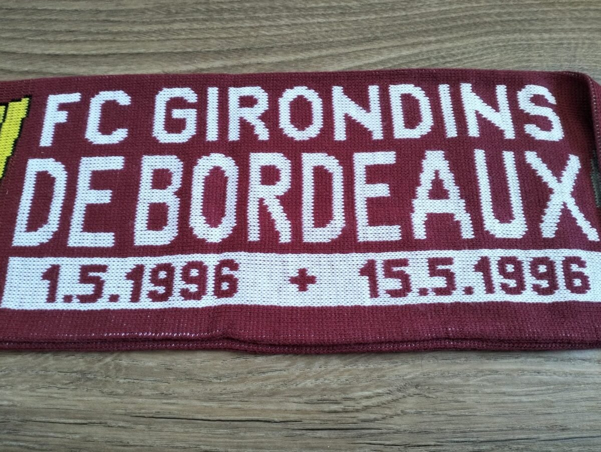 Szalik meczowy Bayern Monachium - Girondins Bordeaux, finał Pucharu UEFA 1995/96 3